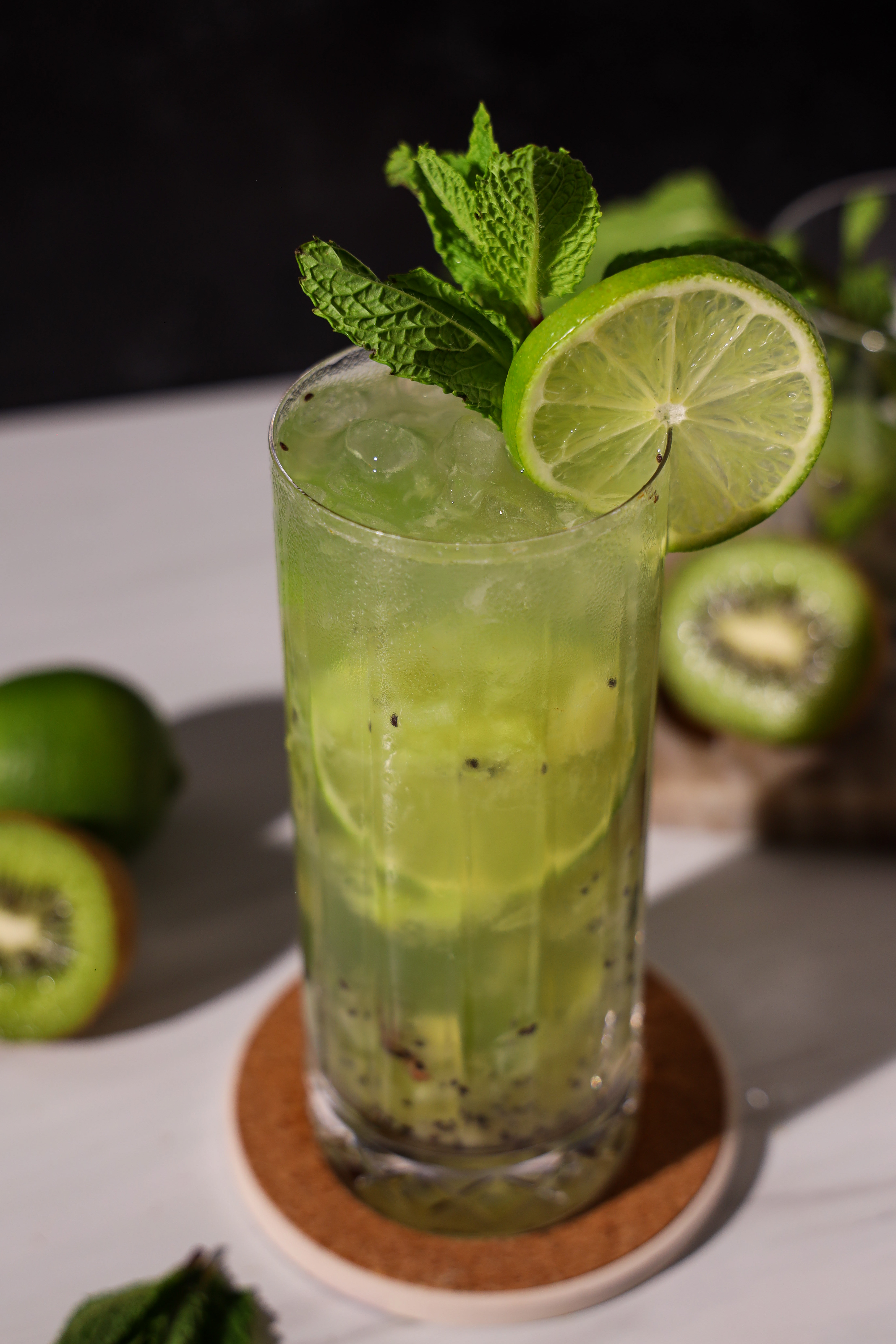 Refreshing Kiwi Mojito